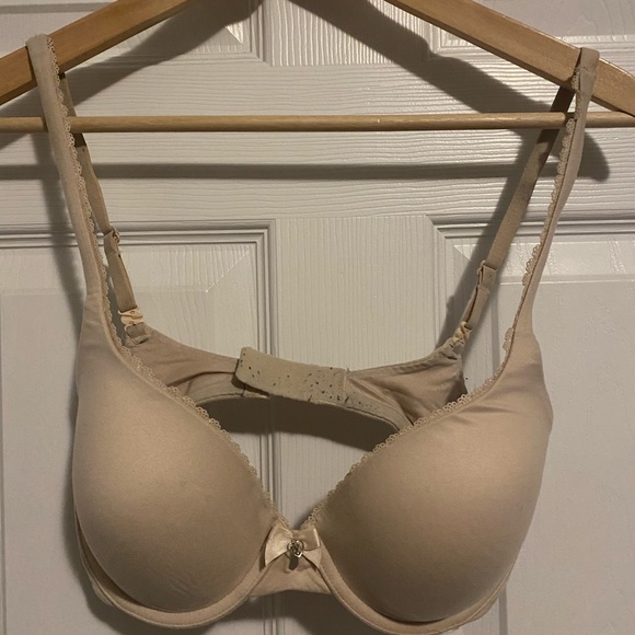 4 Victoria Secret Bras (Various sz) - Picture 5 of 8